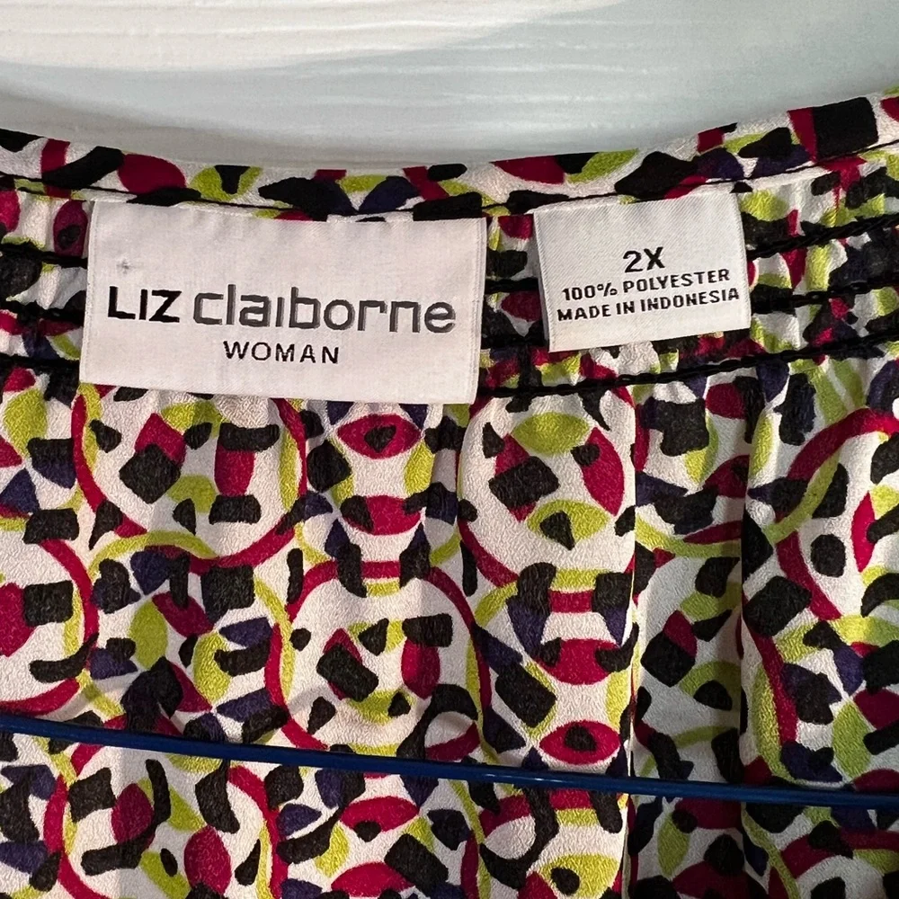 Sleeveless Printed Tie-Neck Women’s Top in Multi-Color - Picture 2 of 6